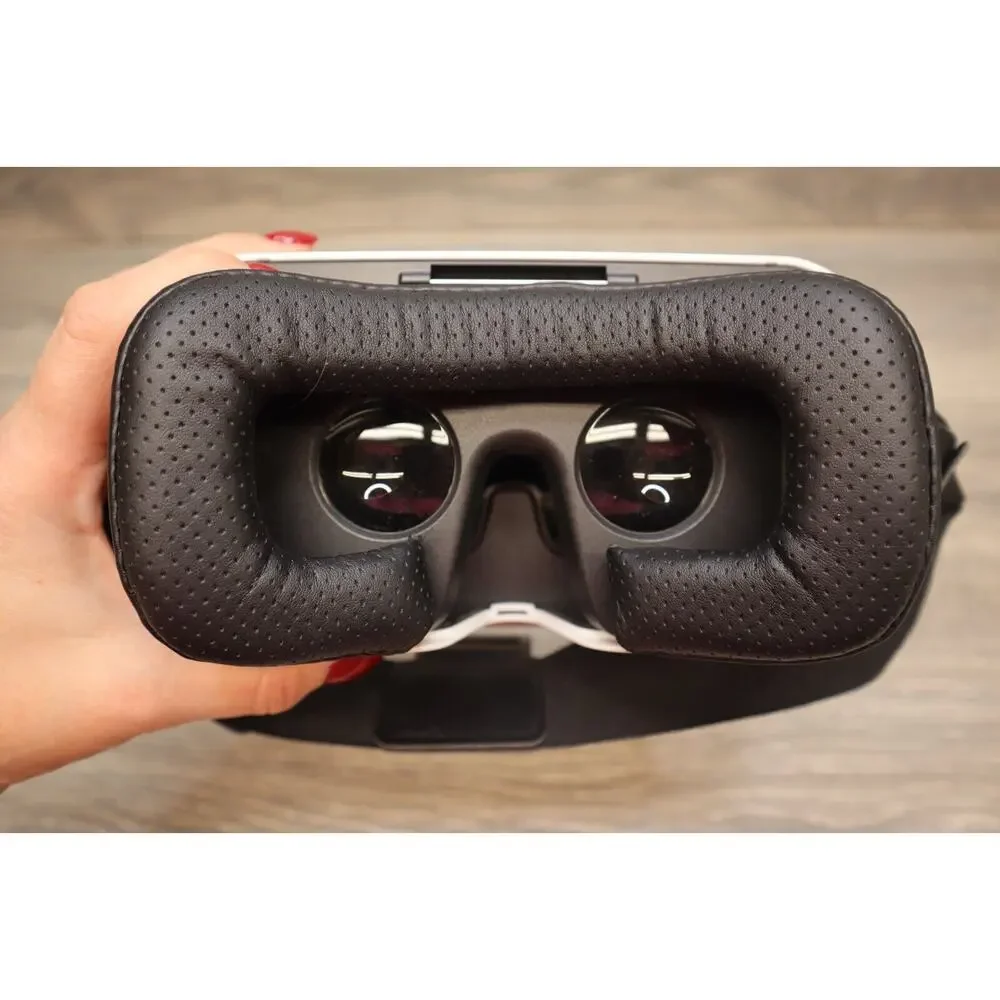 Sharper Image 2017 VR Virtual Reality Glasses White Head Set Visor System
